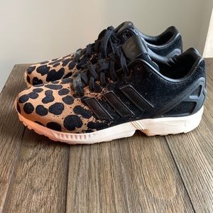 Adidas size 8 Torrison sneakers